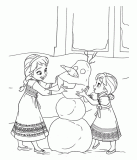 Elsa y Anna jugando con muñecos de nieve